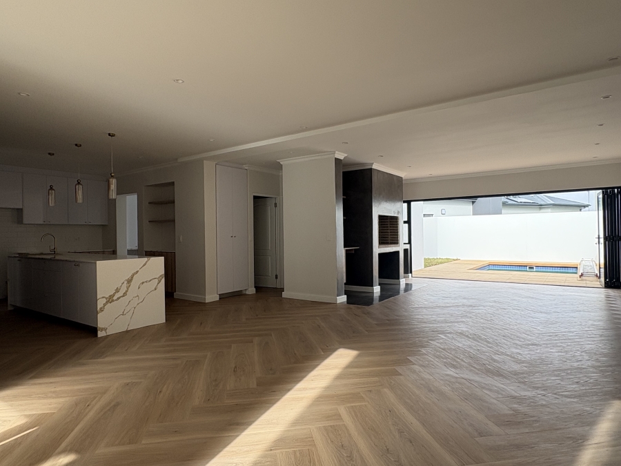 4 Bedroom Property for Sale in Sandown Western Cape